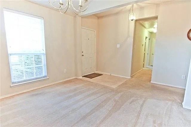 625 Canyon Pl - Photo 2 of 7