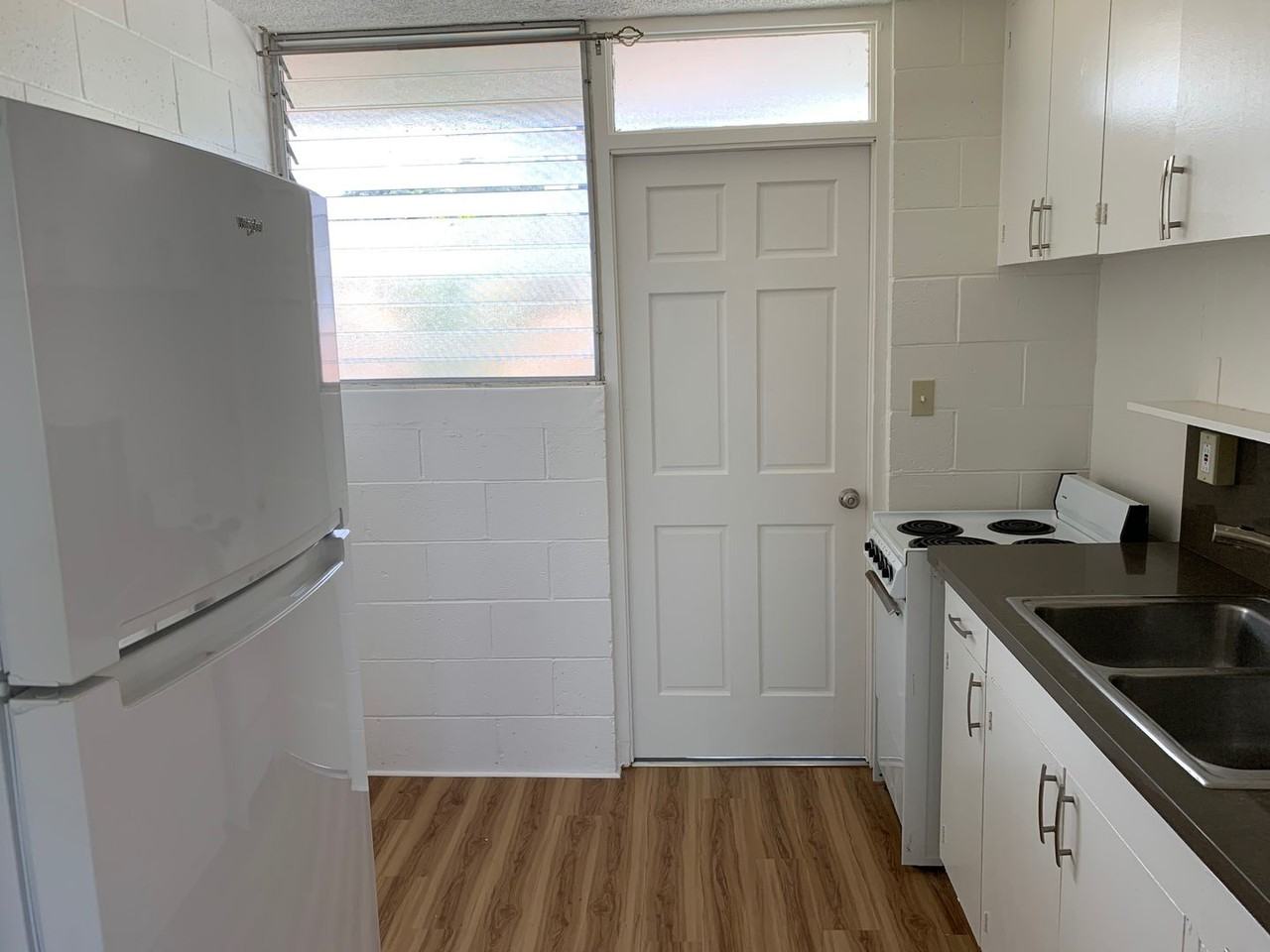 1653 Pensacola St #4 - Photo 2 of 9