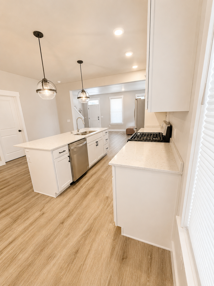 6033 Farmstead Ave - Photo 4 of 17