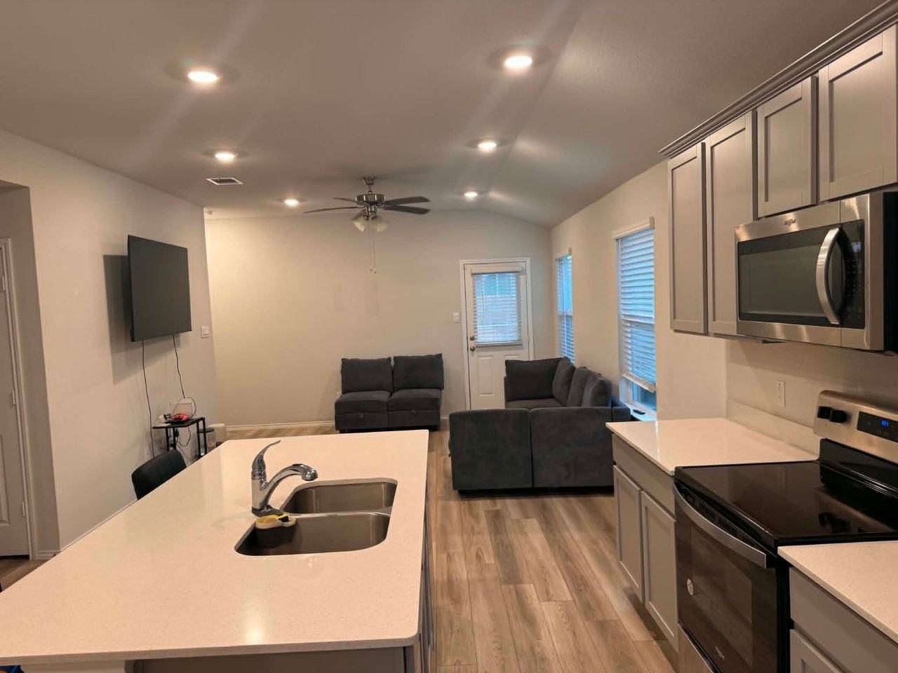 10005 Avendesora Rd - Photo 6 of 15