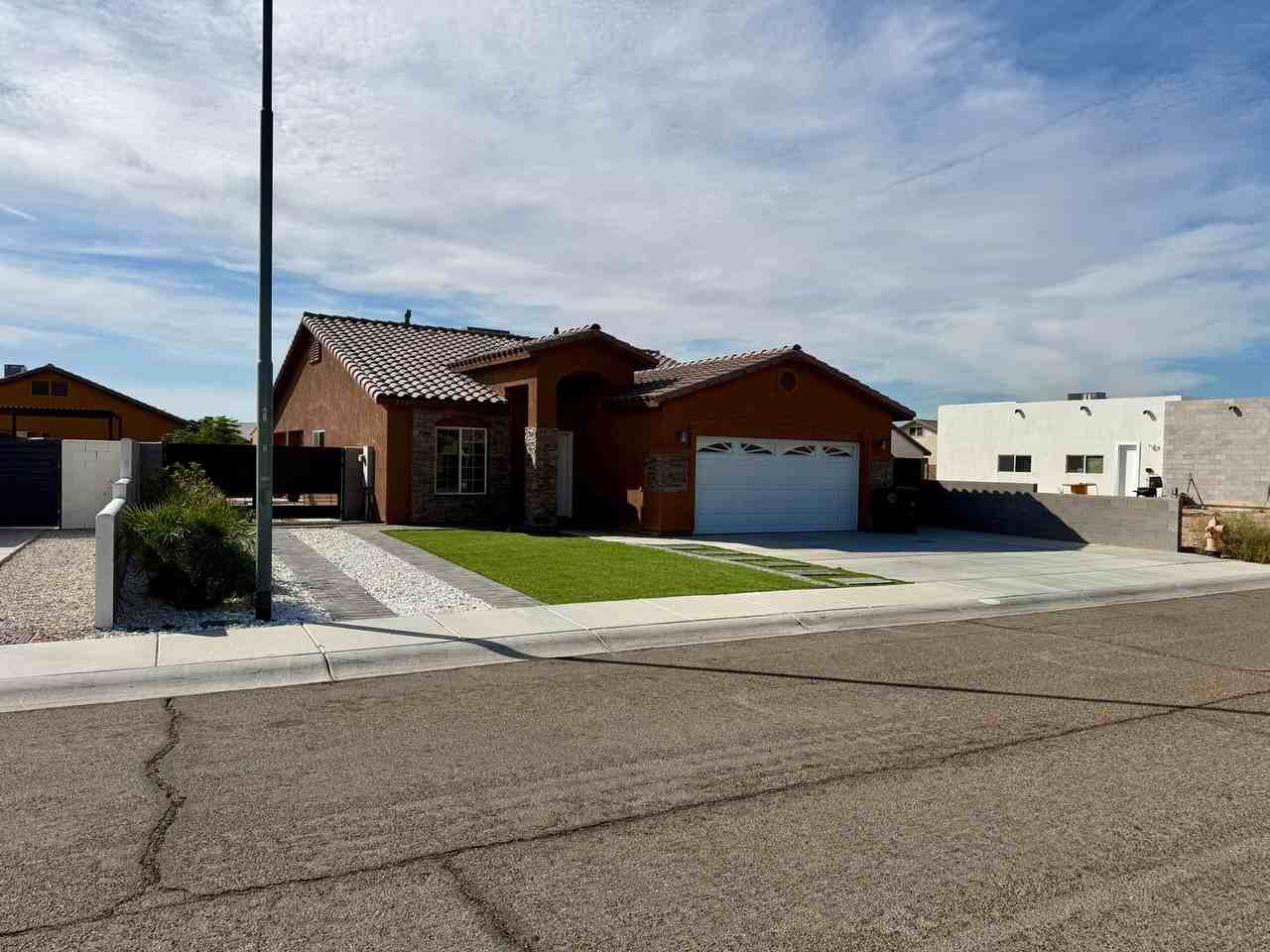 173 N Cecilia Torres Ct - Photo 2 of 28