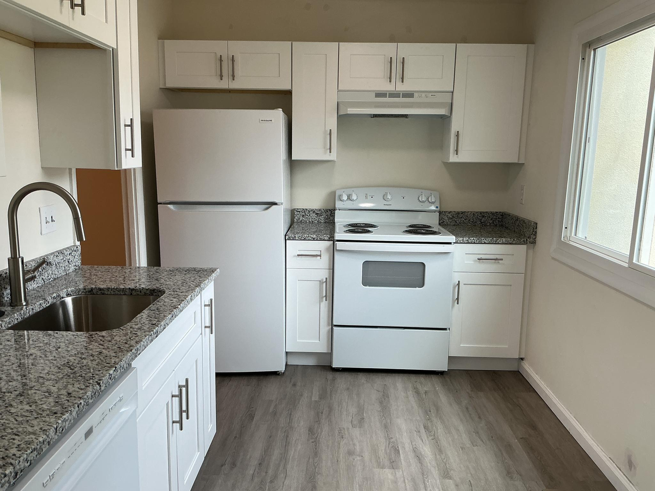 18 Wayside Ct - Photo 2 of 10