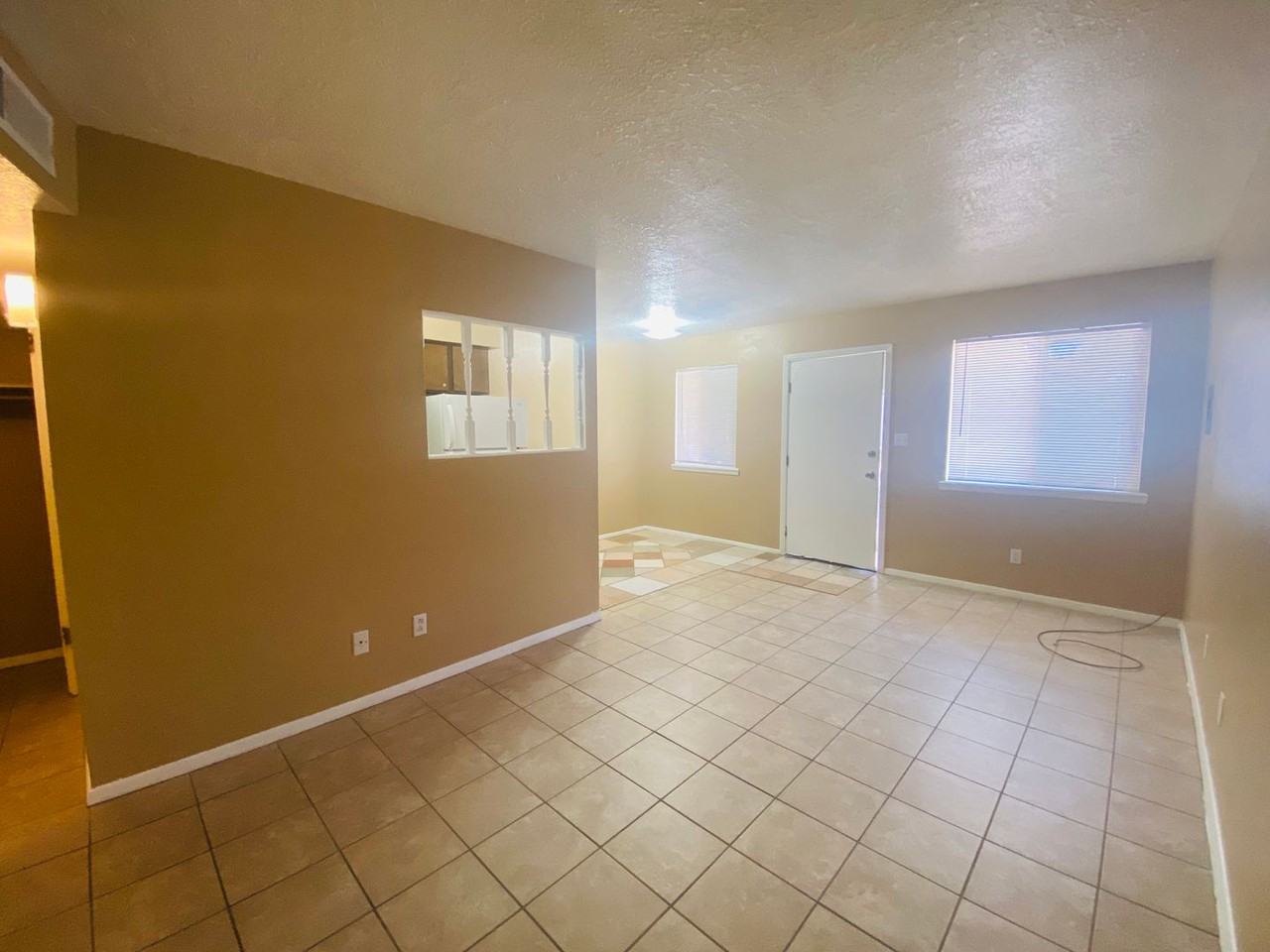 908 Foster Rd - Photo 5 of 11