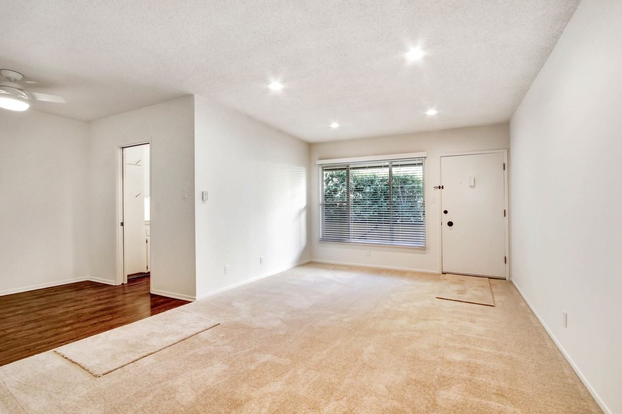 1047 2nd St. - Photo 2 of 3
