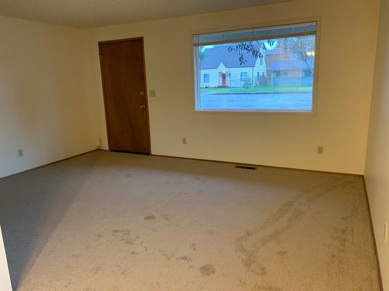1256 Beach Ave - Photo 6 of 13