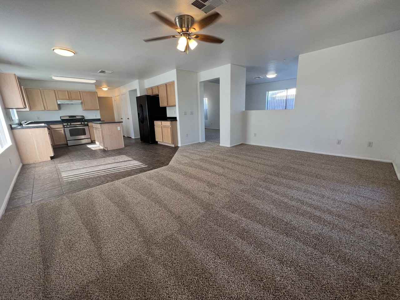 20401 N 37th Ave - Photo 3 of 37