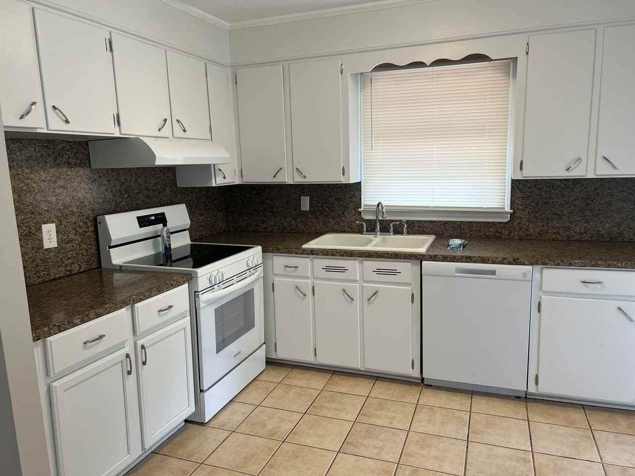 4411 Firwood Ln - Photo 4 of 11