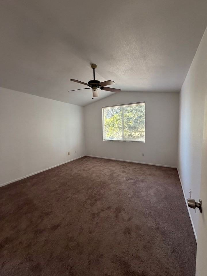 8780 White Cedar Ln - Photo 7 of 13
