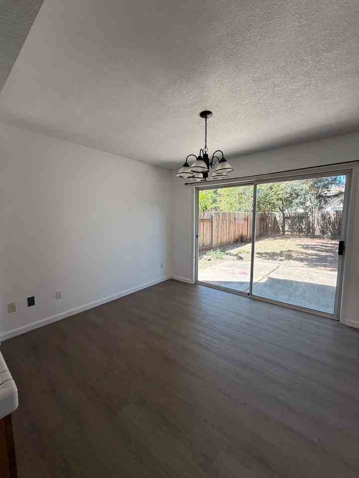 8780 White Cedar Ln - Photo 6 of 13