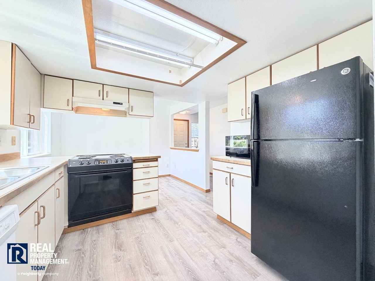 1317 Contra Costa Ave - Photo 4 of 24