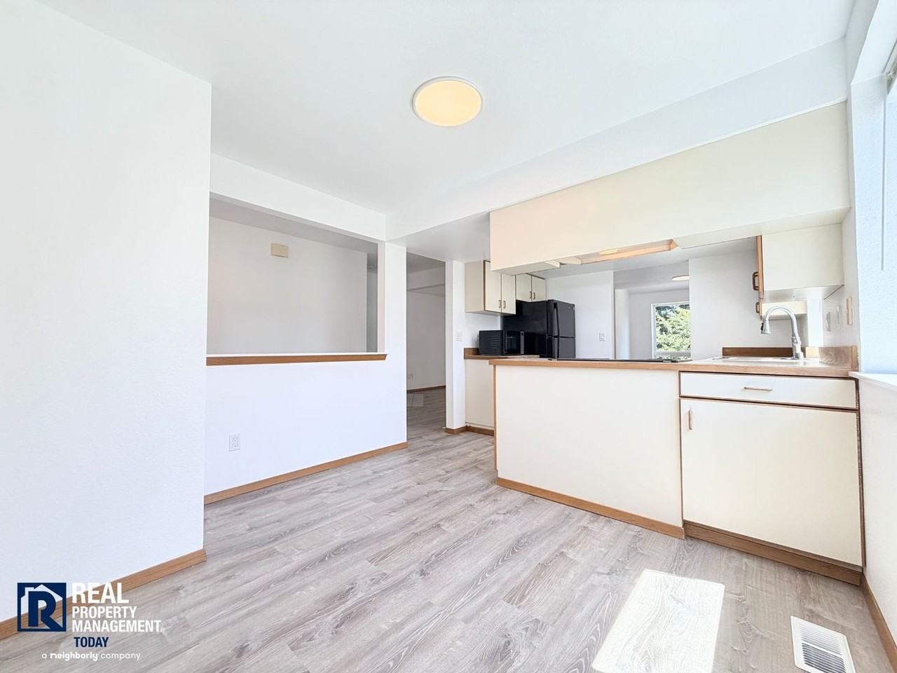 1317 Contra Costa Ave - Photo 6 of 24