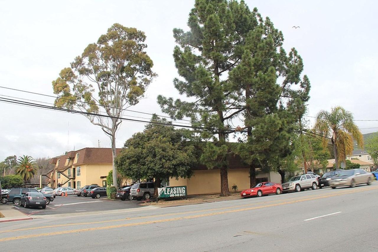 572 E Foothill - Photo 3 of 5