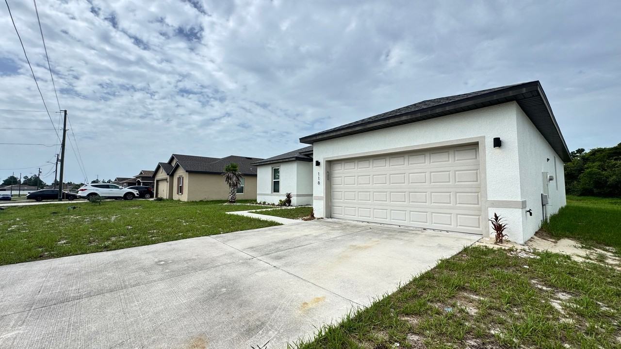 118 Lily Ln - Photo 2 of 33