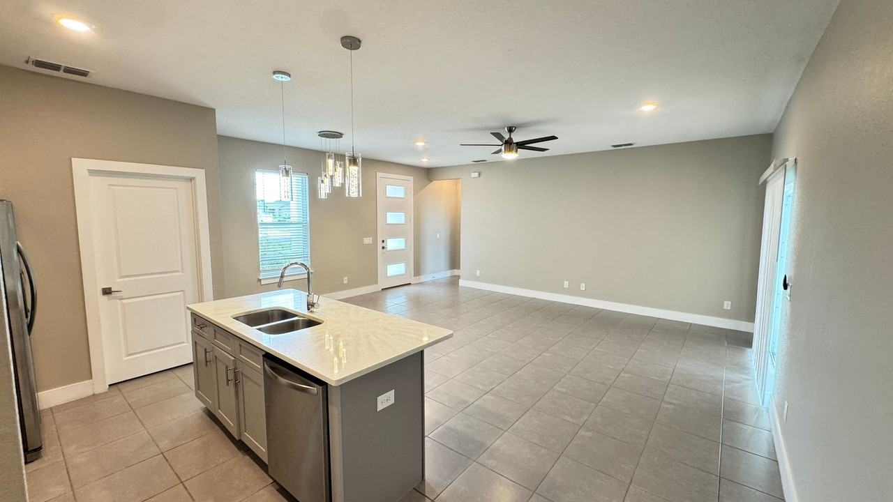118 Lily Ln - Photo 7 of 33