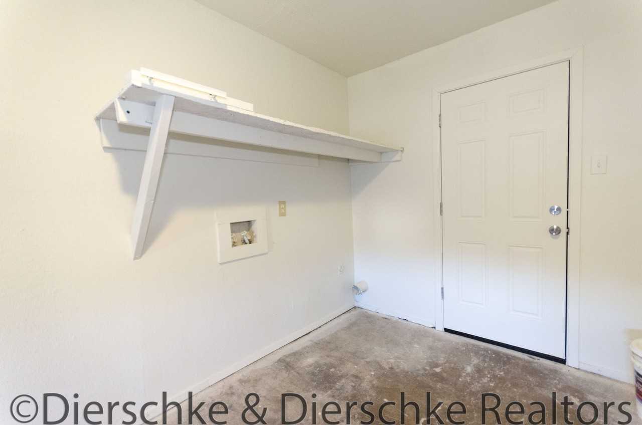 830 Van Zandt St - Photo 6 of 15
