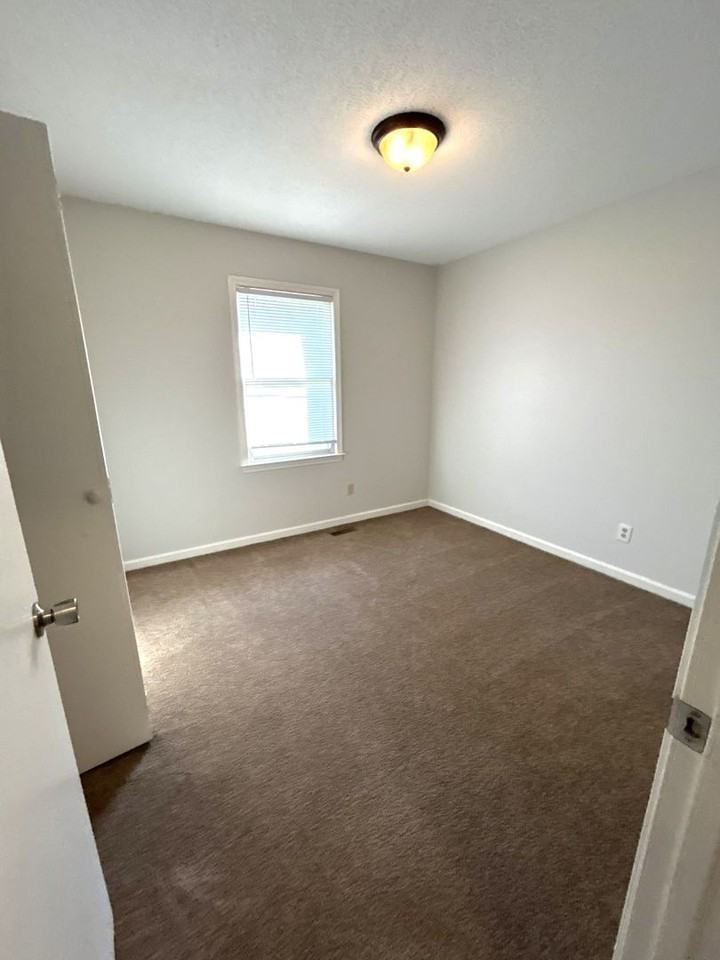 5722 Whisperwood Dr - Photo 6 of 18