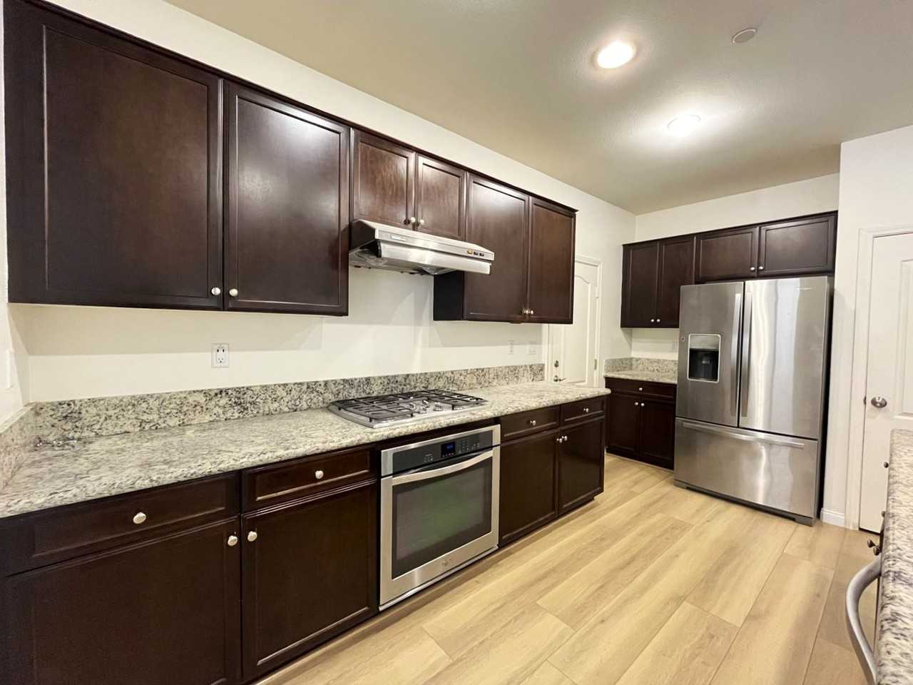 14601 Serenade Dr - Photo 4 of 50