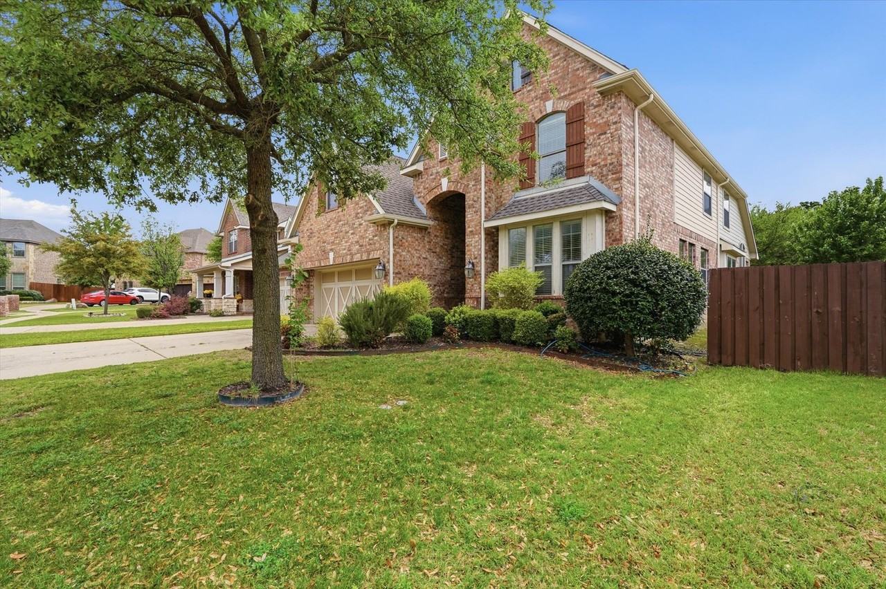 6716 Prairie Flower Trl - Photo 3 of 31