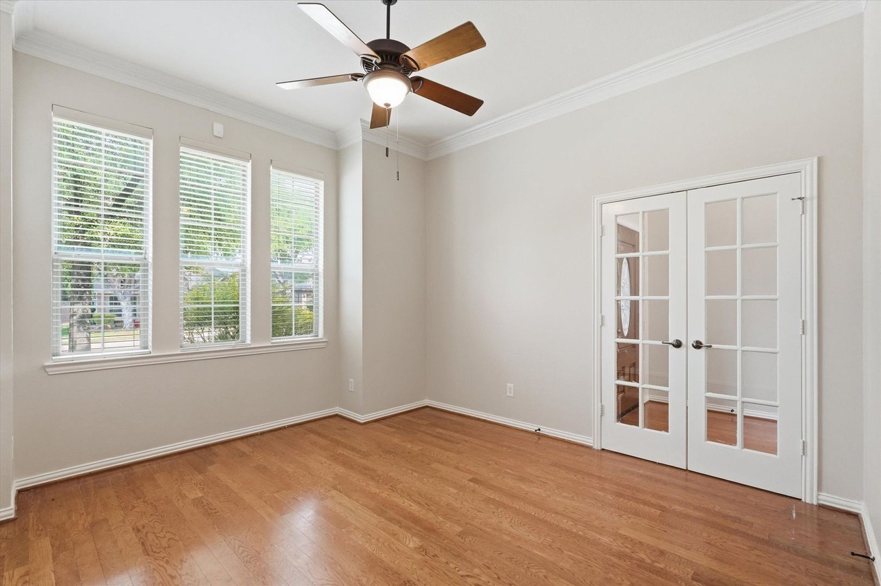 6716 Prairie Flower Trl - Photo 4 of 31