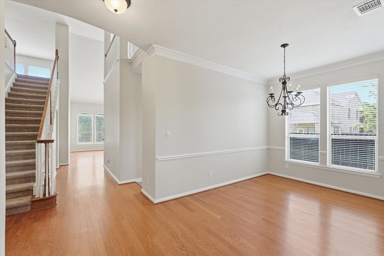 6716 Prairie Flower Trl - Photo 5 of 31