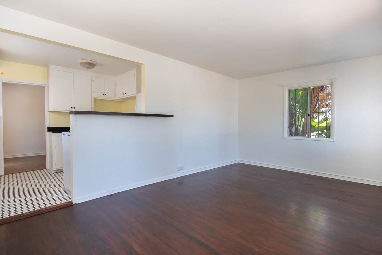 3043 Myrtle Ave - Photo 2 of 18