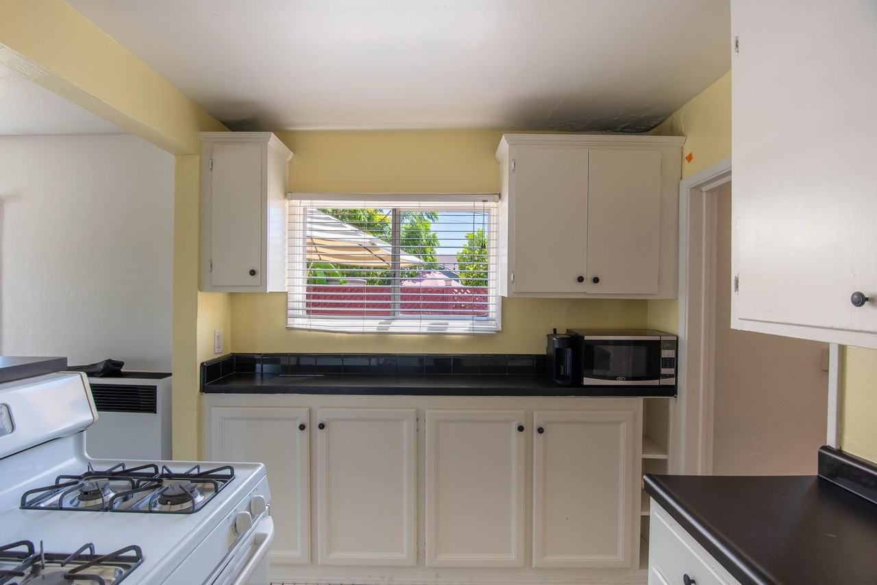 3043 Myrtle Ave - Photo 6 of 18