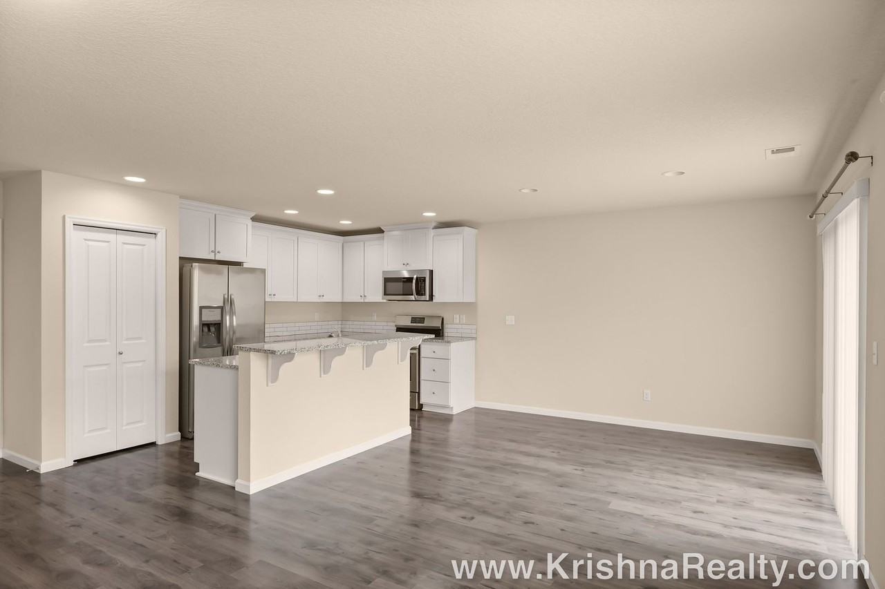 7443 Nw 164th Ave - Photo 6 of 24