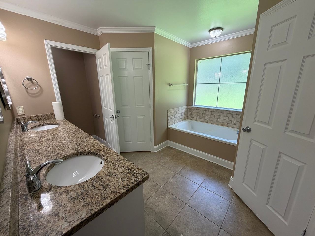 614 Alex Way - Photo 7 of 14