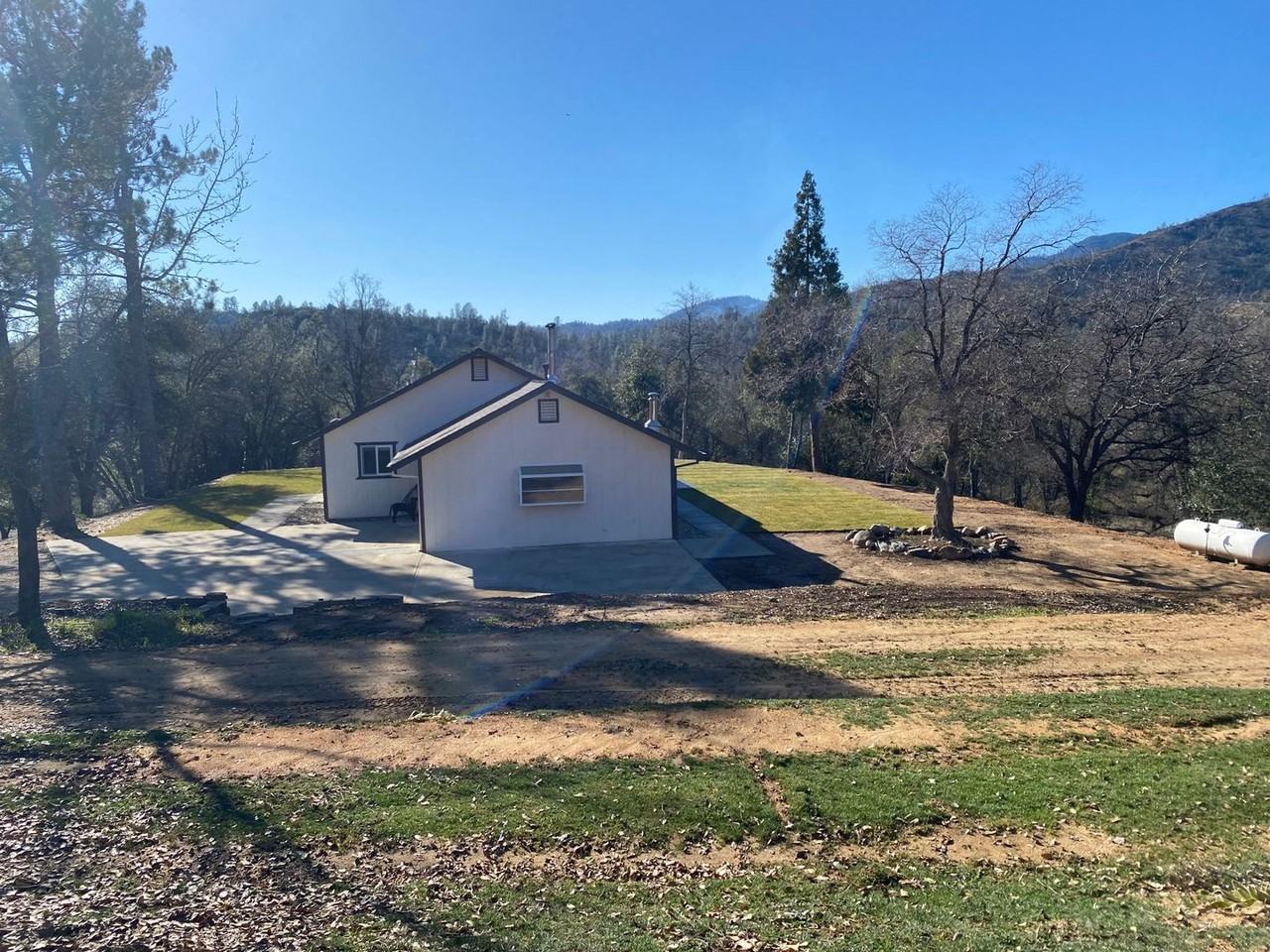 10964 Rainbow Lake Rd - Photo 3 of 35