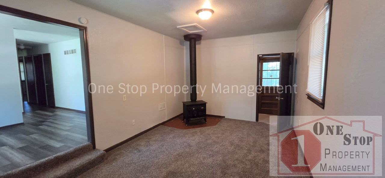 8713 E 111th St - Photo 2 of 20