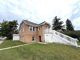 featured image of 933 12th Ave