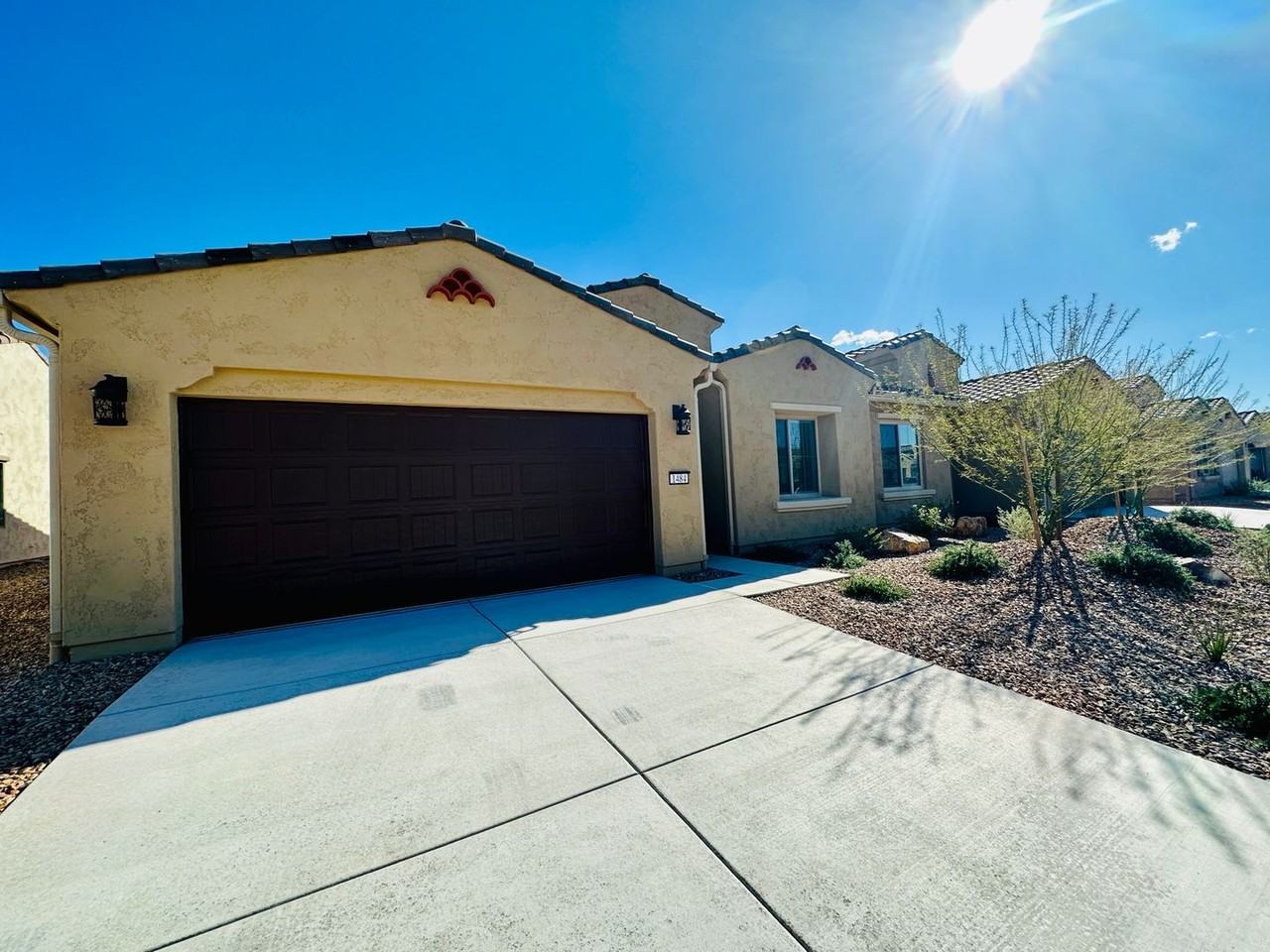 1436 E Basalt Dr - Photo 4 of 23