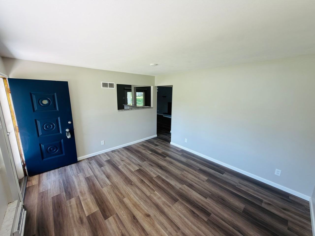 79 Ruth Dr - Photo 4 of 29