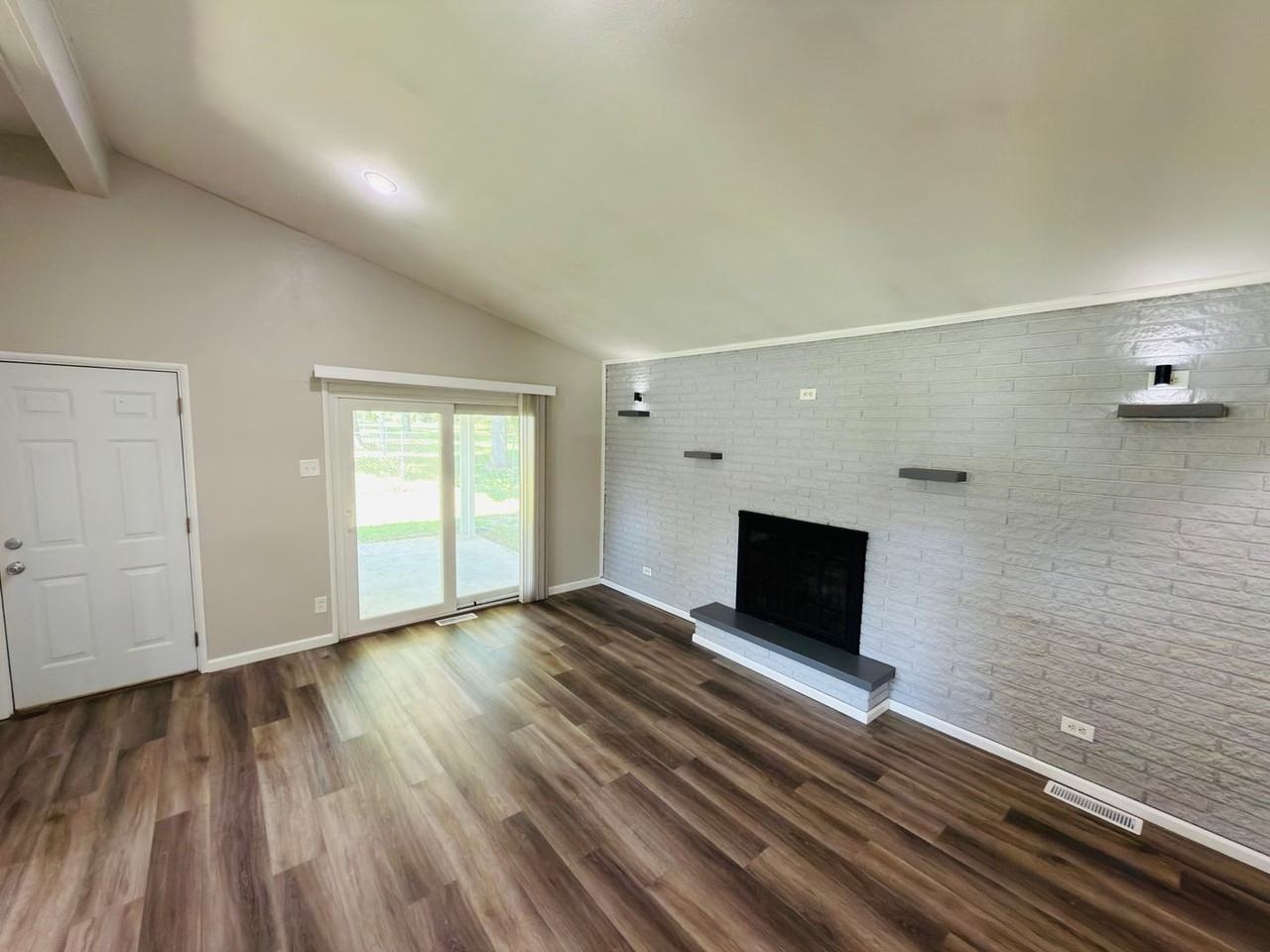 79 Ruth Dr - Photo 5 of 29