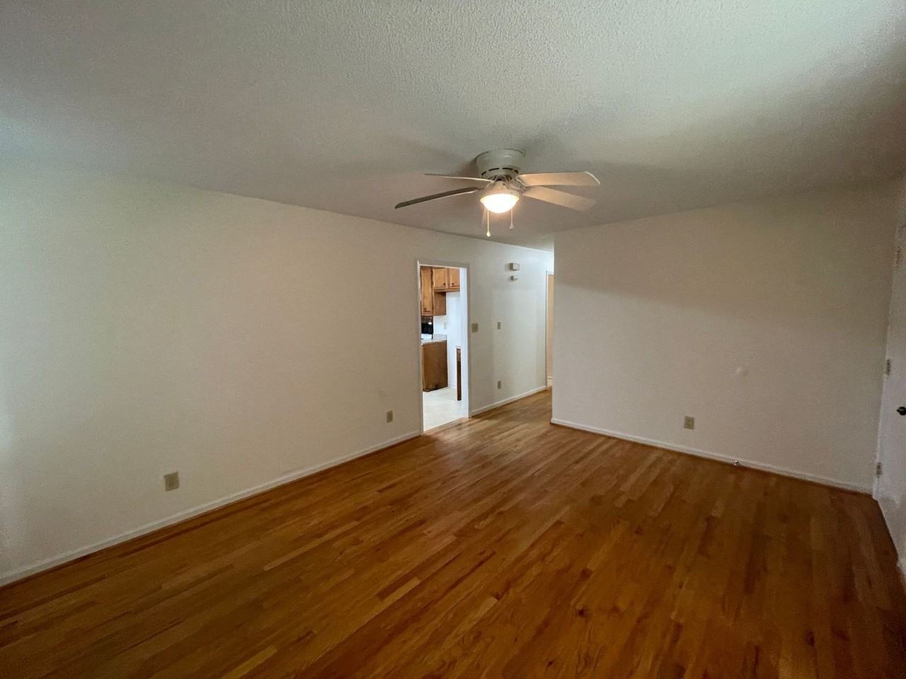 408 Sunset Dr - Photo 3 of 19
