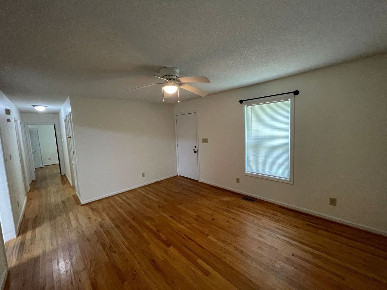 408 Sunset Dr - Photo 4 of 19