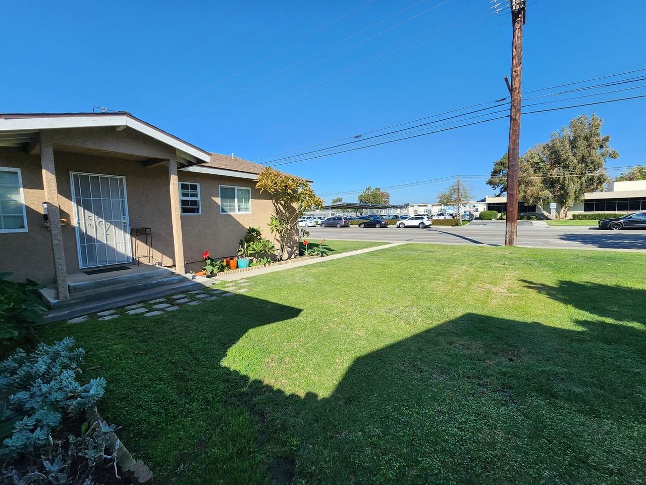 1442 W Valencia Dr - Photo 2 of 21