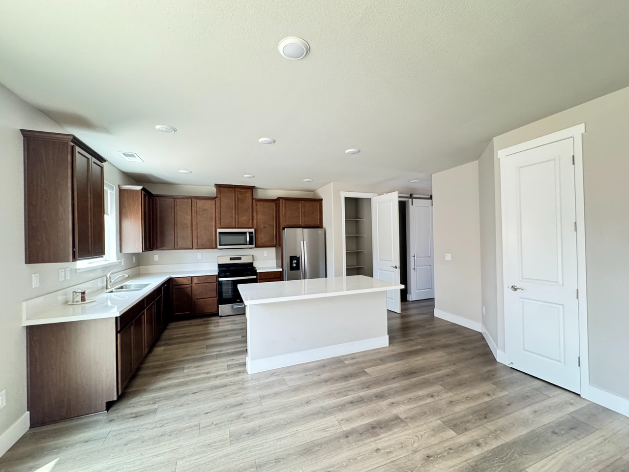 7507 Rambling Ridge Rd - Photo 4 of 12
