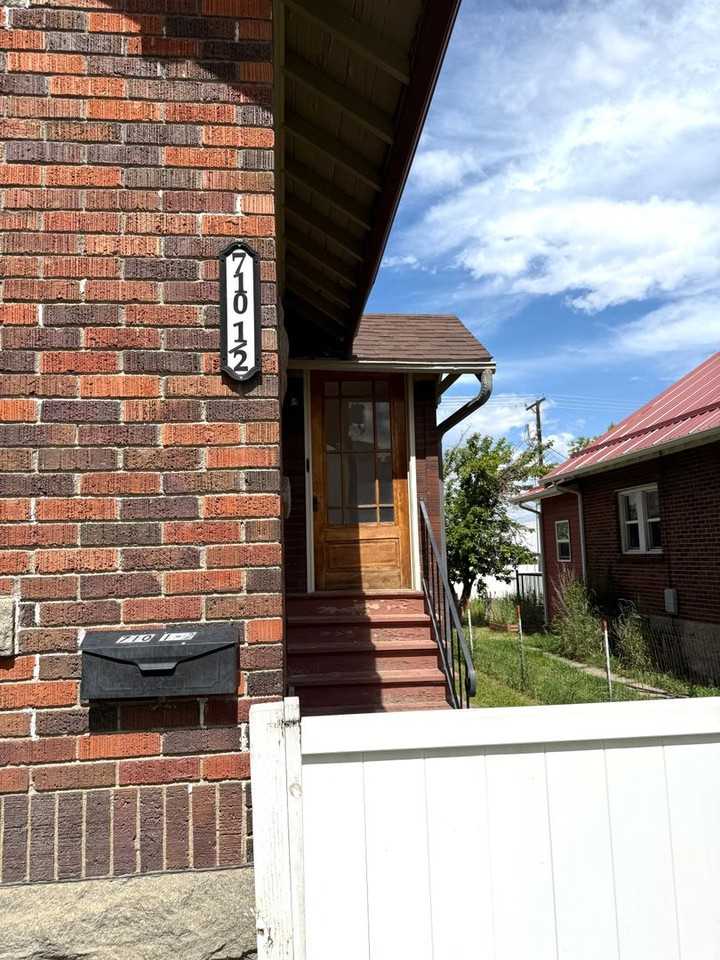 710 Jackson St - Photo 2 of 7