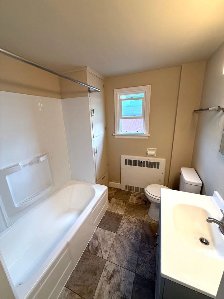 710 Jackson St - Photo 3 of 7