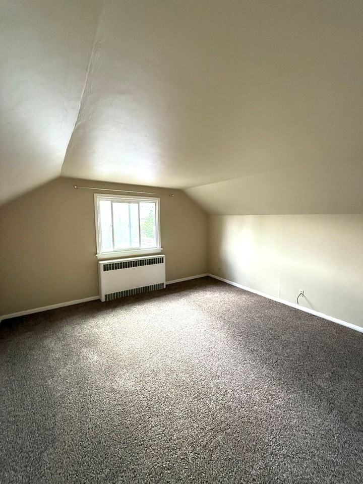 710 Jackson St - Photo 5 of 7