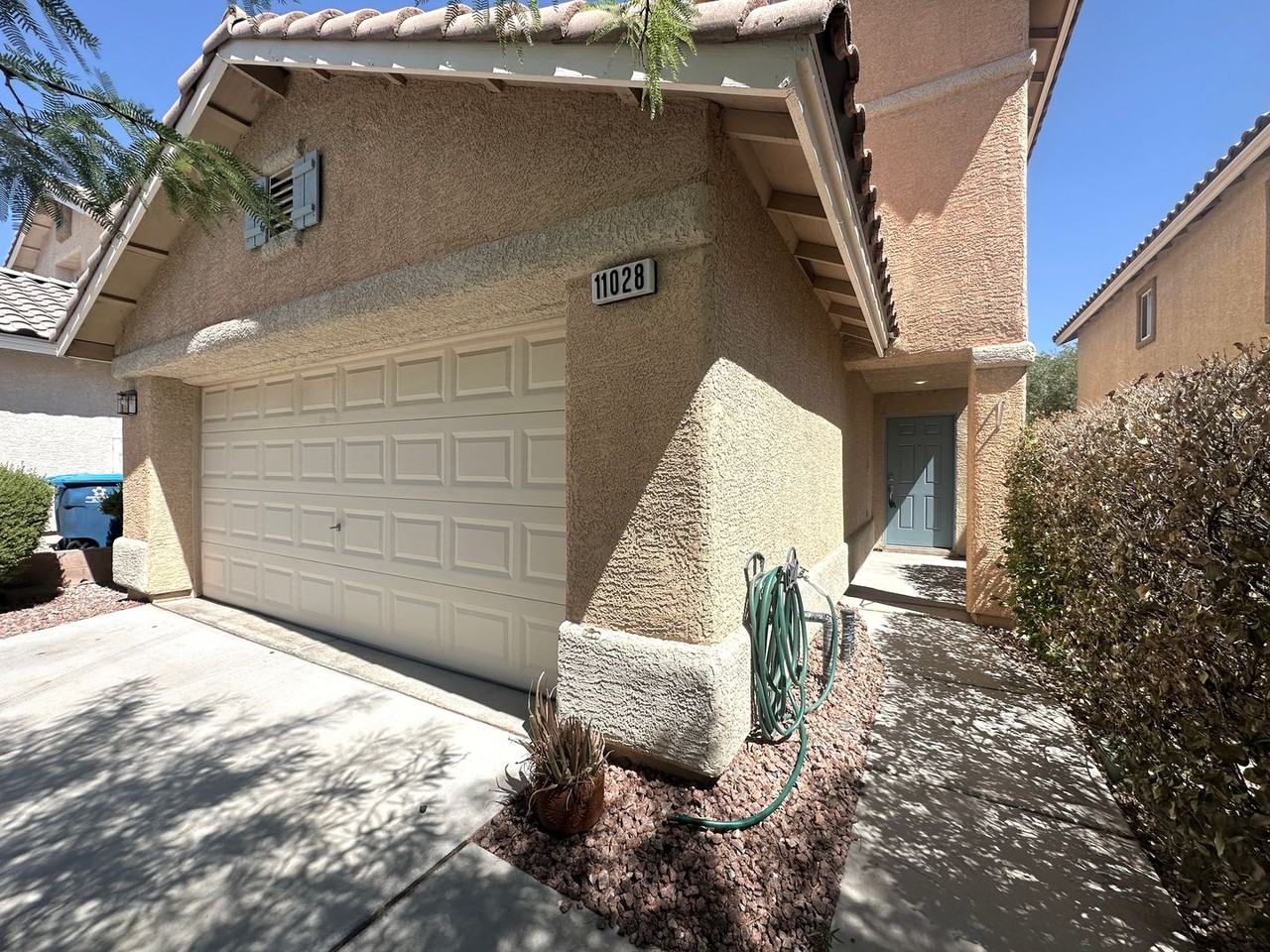 11028 Meadow Leaf Ave - Photo 2 of 24