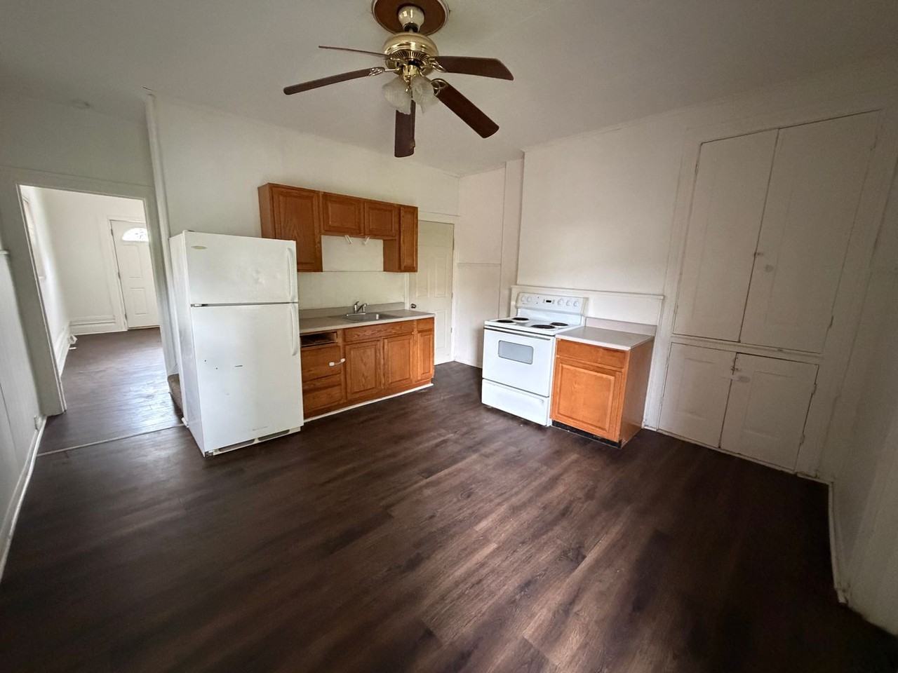 1109 Chess St - Photo 2 of 10