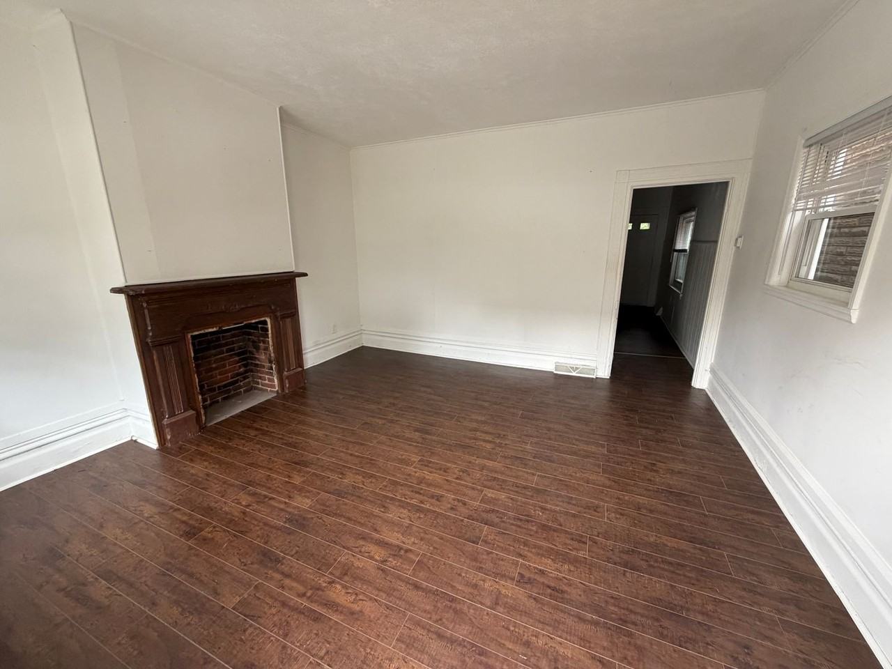 1109 Chess St - Photo 5 of 10