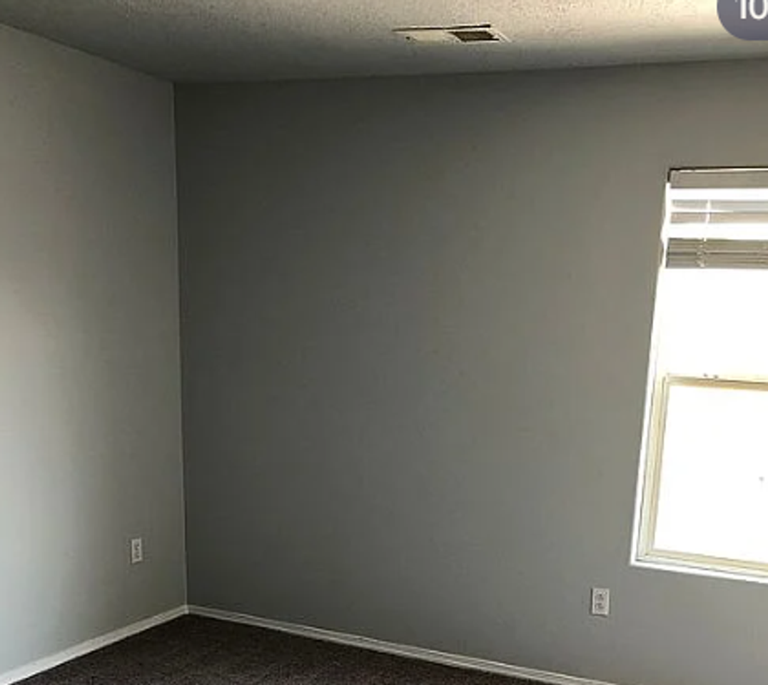 2300 Academic Pl Se - Photo 4 of 18