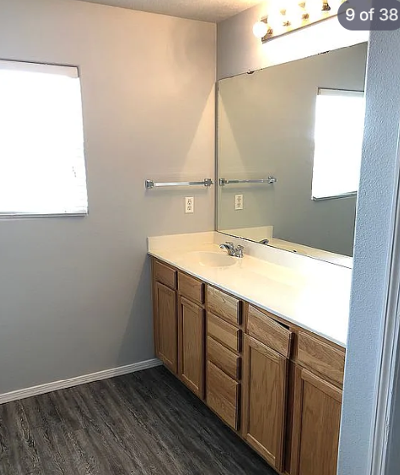 2300 Academic Pl Se - Photo 6 of 18