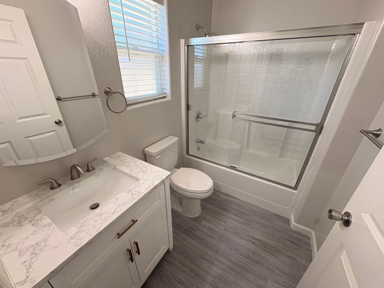 1031 N Highland St - Photo 5 of 6
