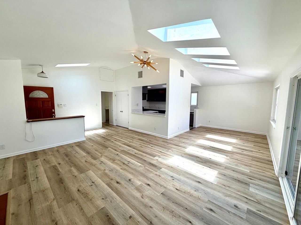 3112 S La Salle Ave - Photo 4 of 17