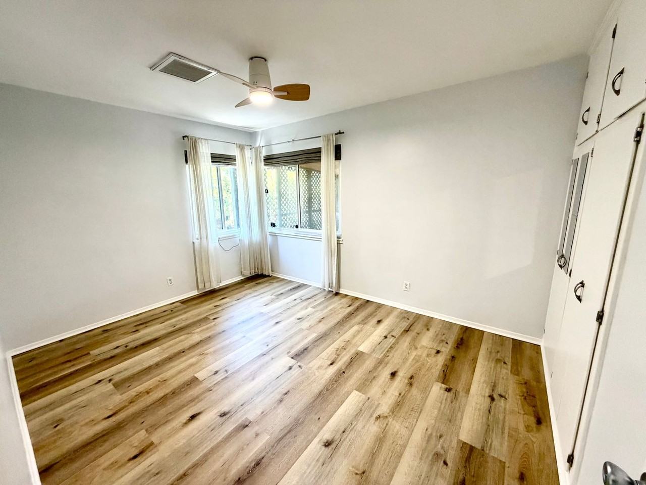 3112 S La Salle Ave - Photo 6 of 17