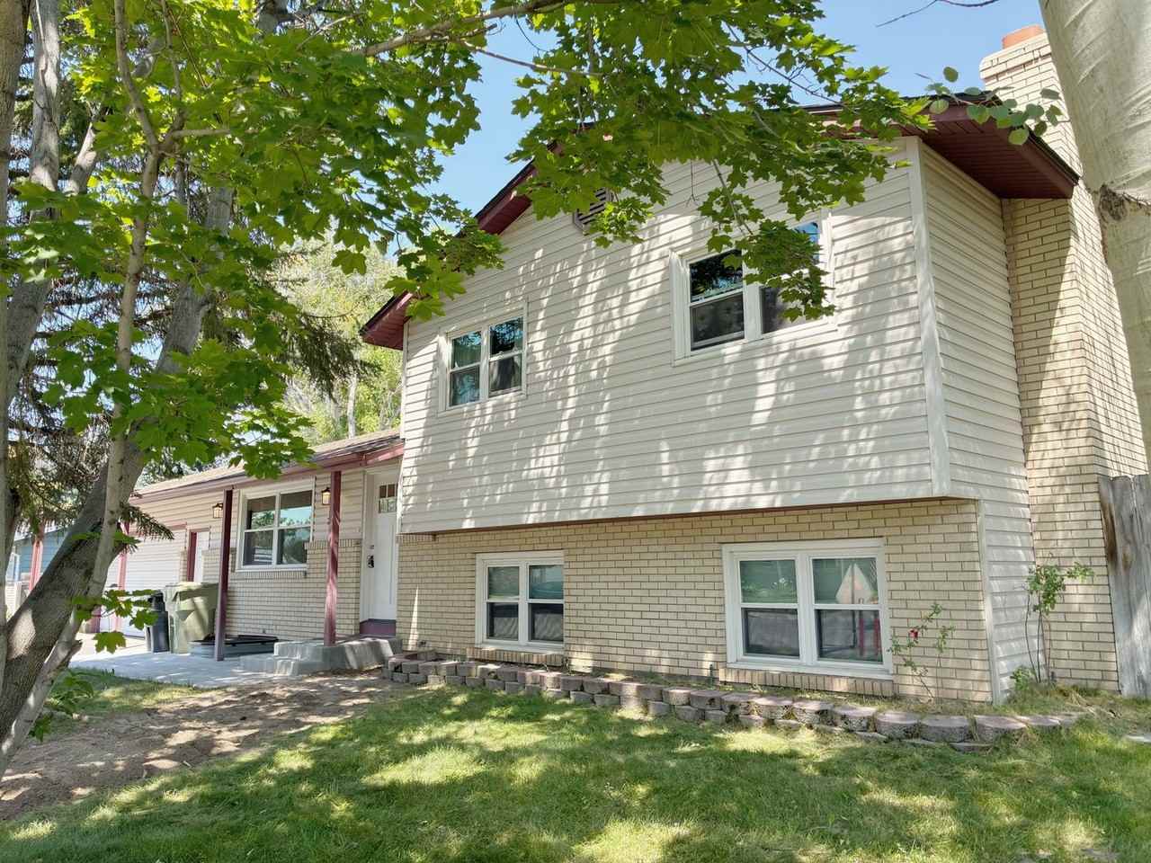 2180 Westcliff Dr - Photo 4 of 41